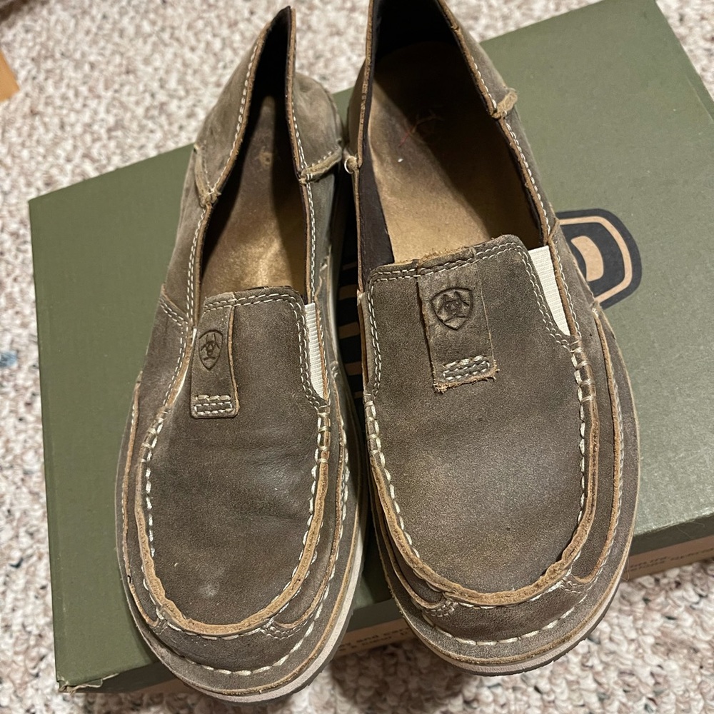 Ariat cruisers 8